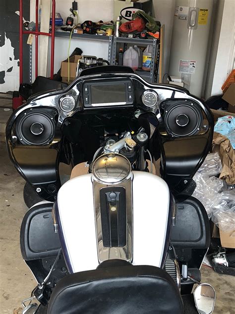(Add me on instagram Poundingdree) I owned the Harley Davidson for about 5 months before I came to the decision to bust it down. . Electra glide to road glide conversion kit